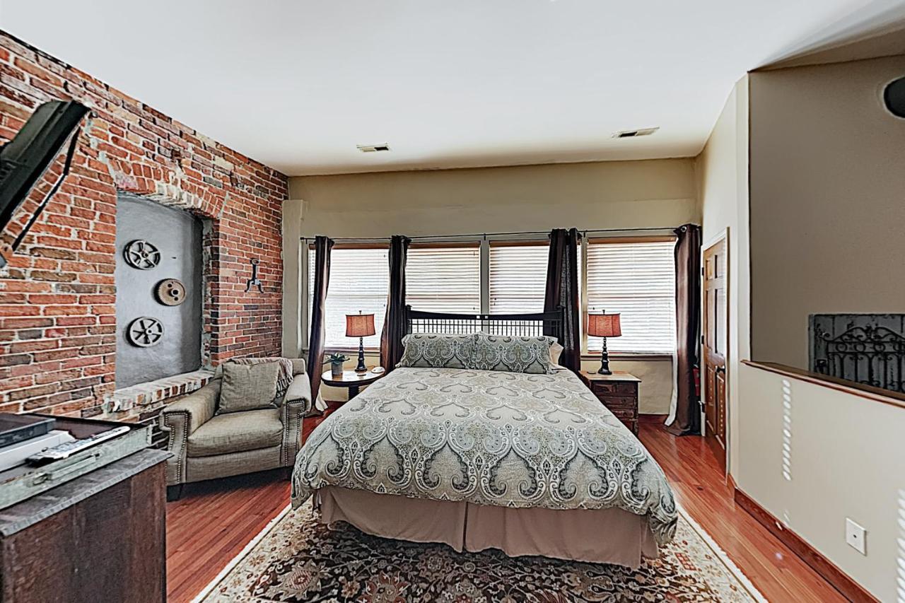 5 Star Luxurious Urban Loft Apartment In The Heart Of Asheville Condo Exterior photo